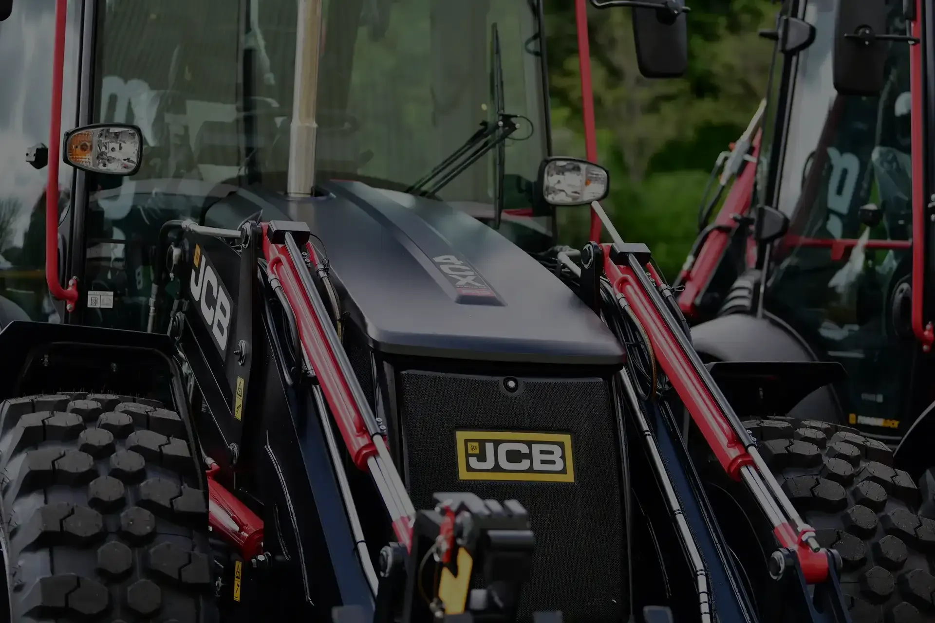         
            Banner 7D -Black Edition 4CX - DualDrive Darker.webp
    